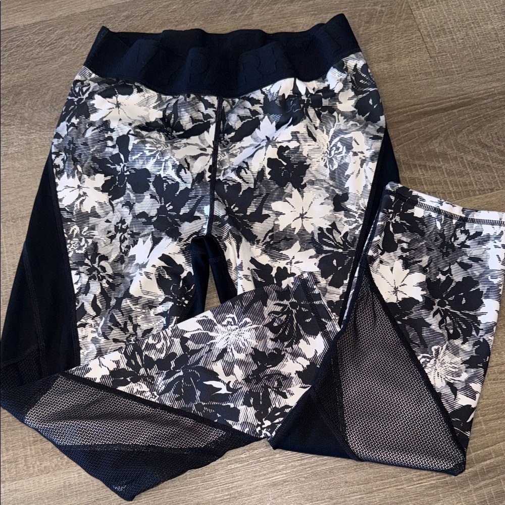 IVY PARK Black & White Athletic Leggings